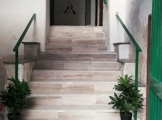 Da Ninetta Resterete Senza Parole, Garantito! * נאפולי